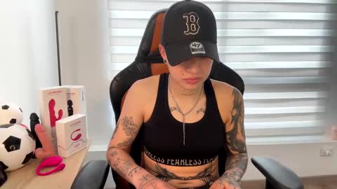 Snapshot of im_laia_ chatting on 01/19/25, 08:30 Laia online show from 01/19/25, 08:30