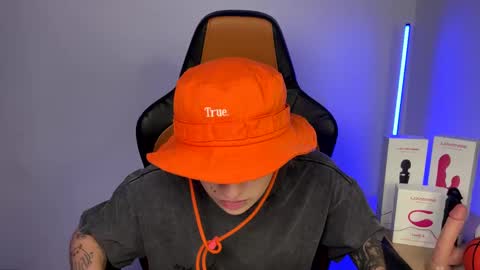 Snapshot of im_laia_ chatting on 01/23/25, 05:24 Laia online show from 01/23/25, 05:24