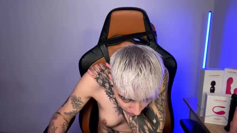 Snapshot of im_laia_ chatting on 01/25/25, 12:27 Laia online show from 01/25/25, 12:27