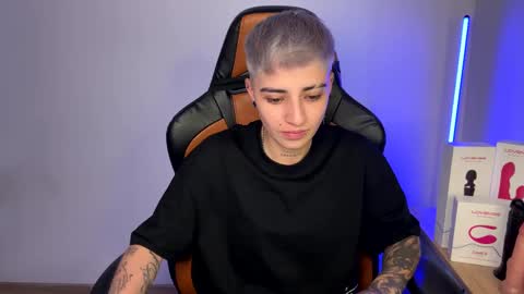 Snapshot of im_laia_ chatting on 01/25/25, 03:30 Laia online show from 01/25/25, 03:30