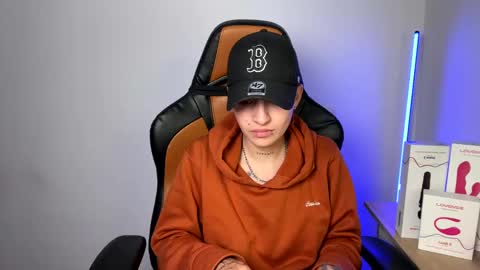 Snapshot of im_laia_ chatting on 01/28/25, 04:08 Laia online show from 01/28/25, 04:08