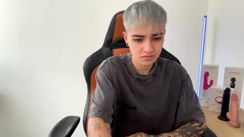 Snapshot of im_laia_ chatting on 01/31/25, 08:43 Laia online show from 01/31/25, 08:43