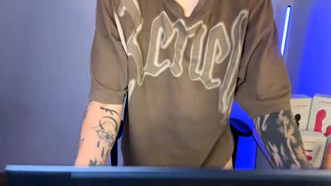 Snapshot of im_laia_ chatting on 02/03/25, 11:15 Laia online show from 02/03/25, 11:15