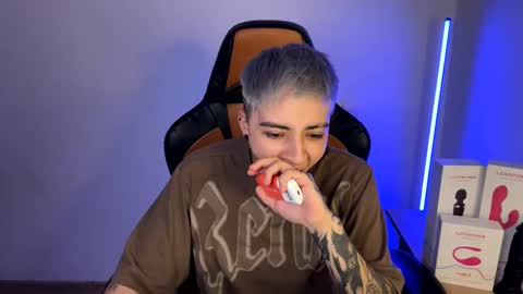 Snapshot of im_laia_ chatting on 02/04/25, 02:17 Laia online show from 02/04/25, 02:17