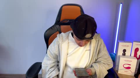 Snapshot of im_laia_ chatting on 02/05/25, 09:18 Laia online show from 02/05/25, 09:18