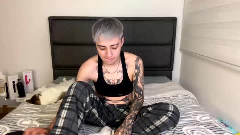 Snapshot of im_laia_ chatting on 02/07/25, 02:19 Laia online show from 02/07/25, 02:19