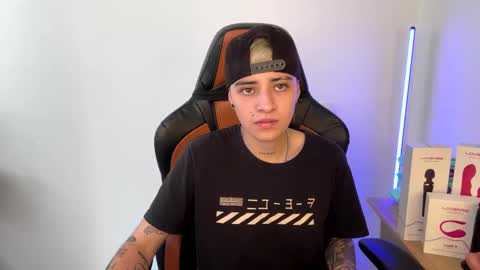 Snapshot of im_laia_ chatting on 02/08/25, 01:11 Laia online show from 02/08/25, 01:11