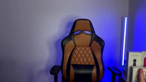 Snapshot of im_laia_ chatting on 02/10/25, 10:09 Laia online show from 02/10/25, 10:09