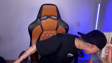 Snapshot of im_laia_ chatting on 02/11/25, 02:25 Laia online show from 02/11/25, 02:25