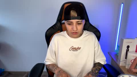 Snapshot of im_laia_ chatting on 02/12/25, 08:40 Laia online show from 02/12/25, 08:40