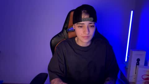 Snapshot of im_laia_ chatting on 02/14/25, 10:38 Laia online show from 02/14/25, 10:38