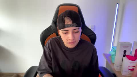 Snapshot of im_laia_ chatting on 02/14/25, 01:40 Laia online show from 02/14/25, 01:40