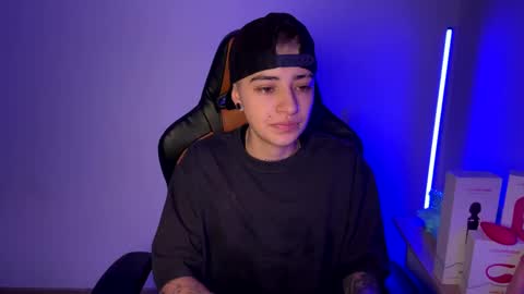 Snapshot of im_laia_ chatting on 02/15/25, 10:11 Laia online show from 02/15/25, 10:11