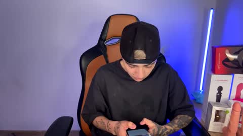 Snapshot of im_laia_ chatting on 02/15/25, 11:36 Laia online show from 02/15/25, 11:36