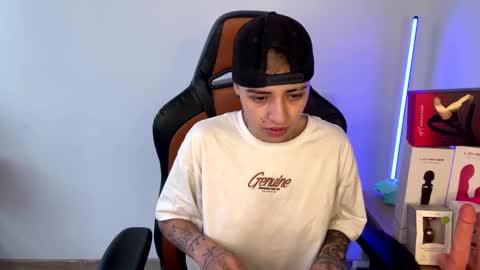 Snapshot of im_laia_ chatting on 02/17/25, 01:10 Laia online show from 02/17/25, 01:10