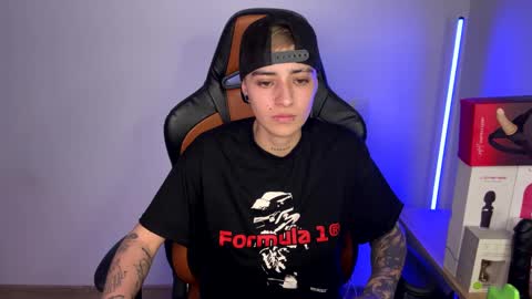 Snapshot of im_laia_ chatting on 02/19/25, 11:25 Laia online show from 02/19/25, 11:25