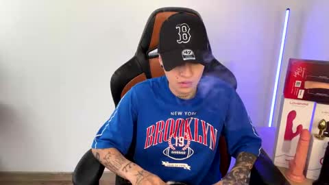 Snapshot of im_laia_ chatting on 02/21/25, 08:16 Laia online show from 02/21/25, 08:16