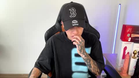 Snapshot of im_laia_ chatting on 02/22/25, 08:09 Laia online show from 02/22/25, 08:09