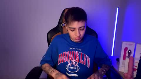 Snapshot of im_laia_ chatting on 02/25/25, 10:04 Laia online show from 02/25/25, 10:04