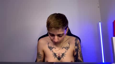 Snapshot of im_laia_ chatting on 02/25/25, 11:22 Laia online show from 02/25/25, 11:22