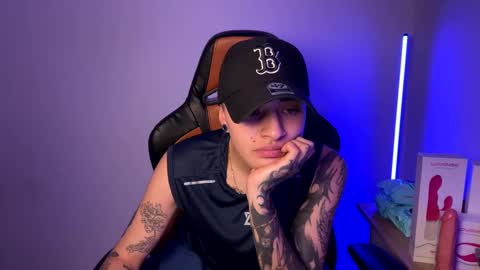 Snapshot of im_laia_ chatting on 03/11/25, 06:00 Laia online show from 03/11/25, 06:00