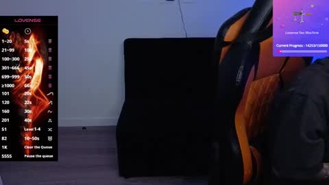 Snapshot of im_laia_ chatting on 09/12/25, 12:33 Laia online show from 09/12/25, 12:33