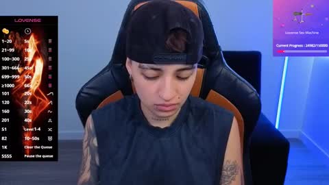 Snapshot of im_laia_ chatting on 09/17/25, 02:19 Laia online show from 09/17/25, 02:19