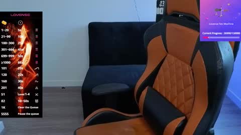 Snapshot of im_laia_ chatting on 09/19/25, 10:21 Laia online show from 09/19/25, 10:21