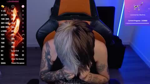 Snapshot of im_laia_ chatting on 09/23/25, 10:35 Laia online show from 09/23/25, 10:35