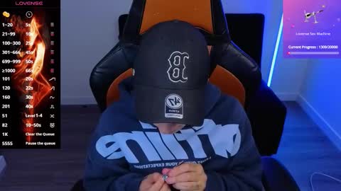 Snapshot of im_laia_ chatting on 09/25/25, 09:29 Laia online show from 09/25/25, 09:29