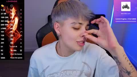 Snapshot of im_laia_ chatting on 09/30/25, 02:27 Laia online show from 09/30/25, 02:27