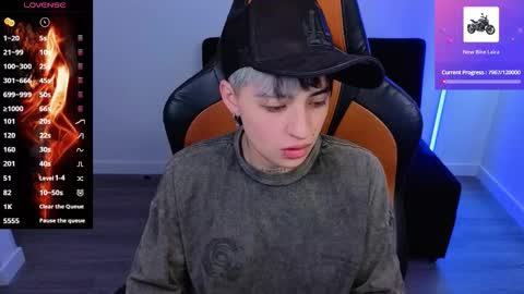 Snapshot of im_laia_ chatting on 10/02/25, 09:11 Laia online show from 10/02/25, 09:11