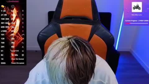 Snapshot of im_laia_ chatting on 10/14/25, 01:50 Laia online show from 10/14/25, 01:50