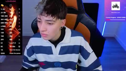 Snapshot of im_laia_ chatting on 10/14/25, 10:32 Laia online show from 10/14/25, 10:32