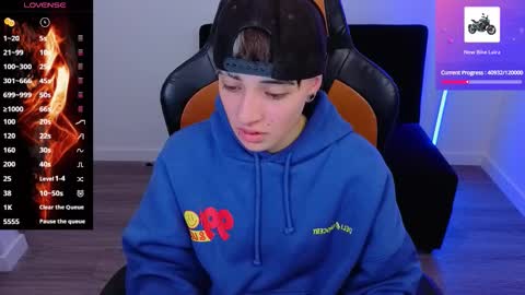 Snapshot of im_laia_ chatting on 10/19/25, 02:45 Laia online show from 10/19/25, 02:45