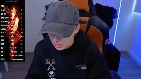 Snapshot of im_laia_ chatting on 11/02/25, 09:17 Laia online show from 11/02/25, 09:17