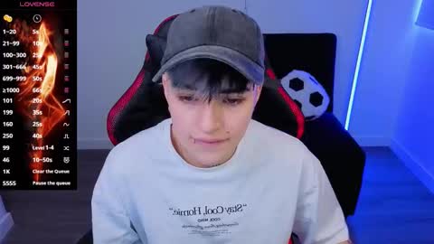 Snapshot of im_laia_ chatting on 11/06/25, 10:21 Laia online show from 11/06/25, 10:21