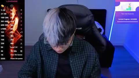 Snapshot of im_laia_ chatting on 11/08/25, 12:00 Laia online show from 11/08/25, 12:00