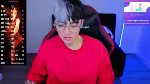 Snapshot of im_laia_ chatting on 11/11/25, 11:16 Laia online show from 11/11/25, 11:16