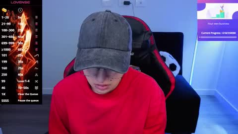 Snapshot of im_laia_ chatting on 11/12/25, 05:46 Laia online show from 11/12/25, 05:46