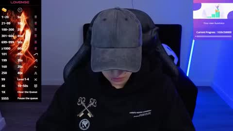 Snapshot of im_laia_ chatting on 11/13/25, 11:58 Laia online show from 11/13/25, 11:58