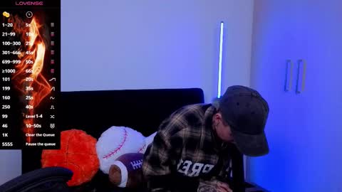 Snapshot of im_laia_ chatting on 11/22/25, 01:59 Laia online show from 11/22/25, 01:59