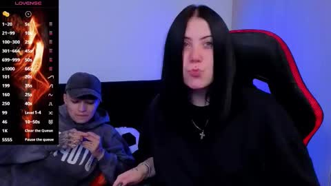 Snapshot of im_laia_ chatting on 12/01/25, 12:37 Laia online show from 12/01/25, 12:37