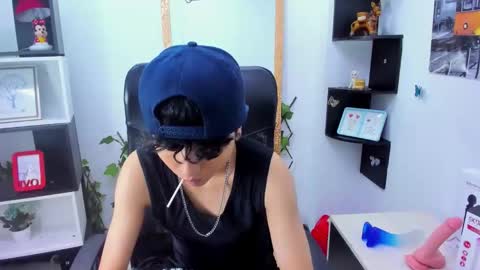 mathias online show from 10/08/25, 07:33