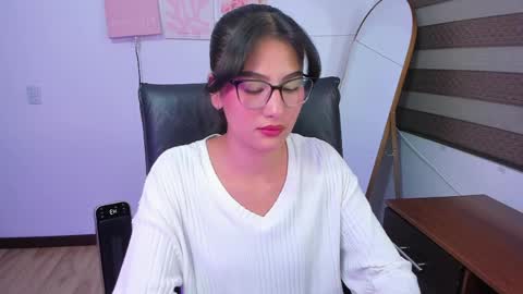 Snapshot of im_miia chatting on 04/24/26, 12:02 Mia online show from 04/24/26, 12:02
