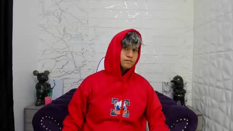 Snapshot of im_milan_rs chatting on 02/18/25, 10:05 im_milan_rs online show from 02/18/25, 10:05