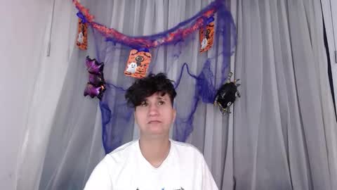 milan online show from 10/15/25, 03:39