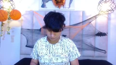 milan online show from 10/31/25, 08:10