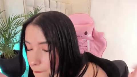 Snapshot of im_nika_ chatting on 06/11/26, 03:10 Nika online show from 06/11/26, 03:10