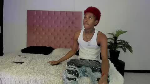 Snapshot of im_oleider chatting on 04/11/26, 07:18 oleider dont forget your thumbs up online show from 04/11/26, 07:18